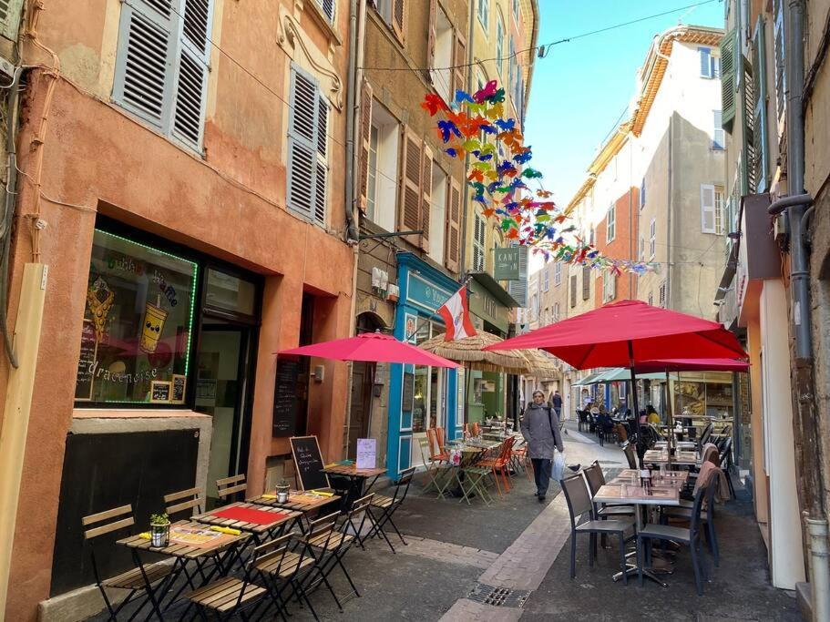 Akropole De Caroline, Central, Lumineux, Calme, Free Parking, Lift, 3 Beds Draguignan Exteriör bild