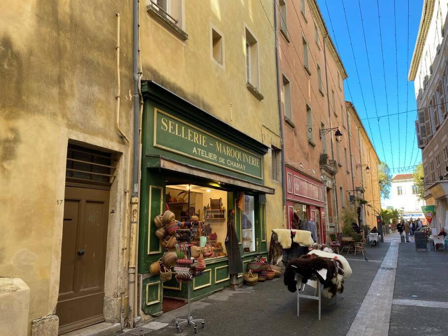 Akropole De Caroline, Central, Lumineux, Calme, Free Parking, Lift, 3 Beds Draguignan Exteriör bild